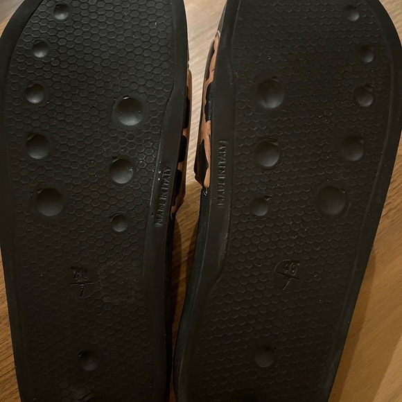 P448 Leopard Print Slides - Picture 4 of 5